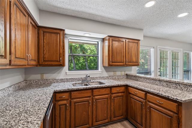 Building Photo - 1009 Winding Creek W Dr
