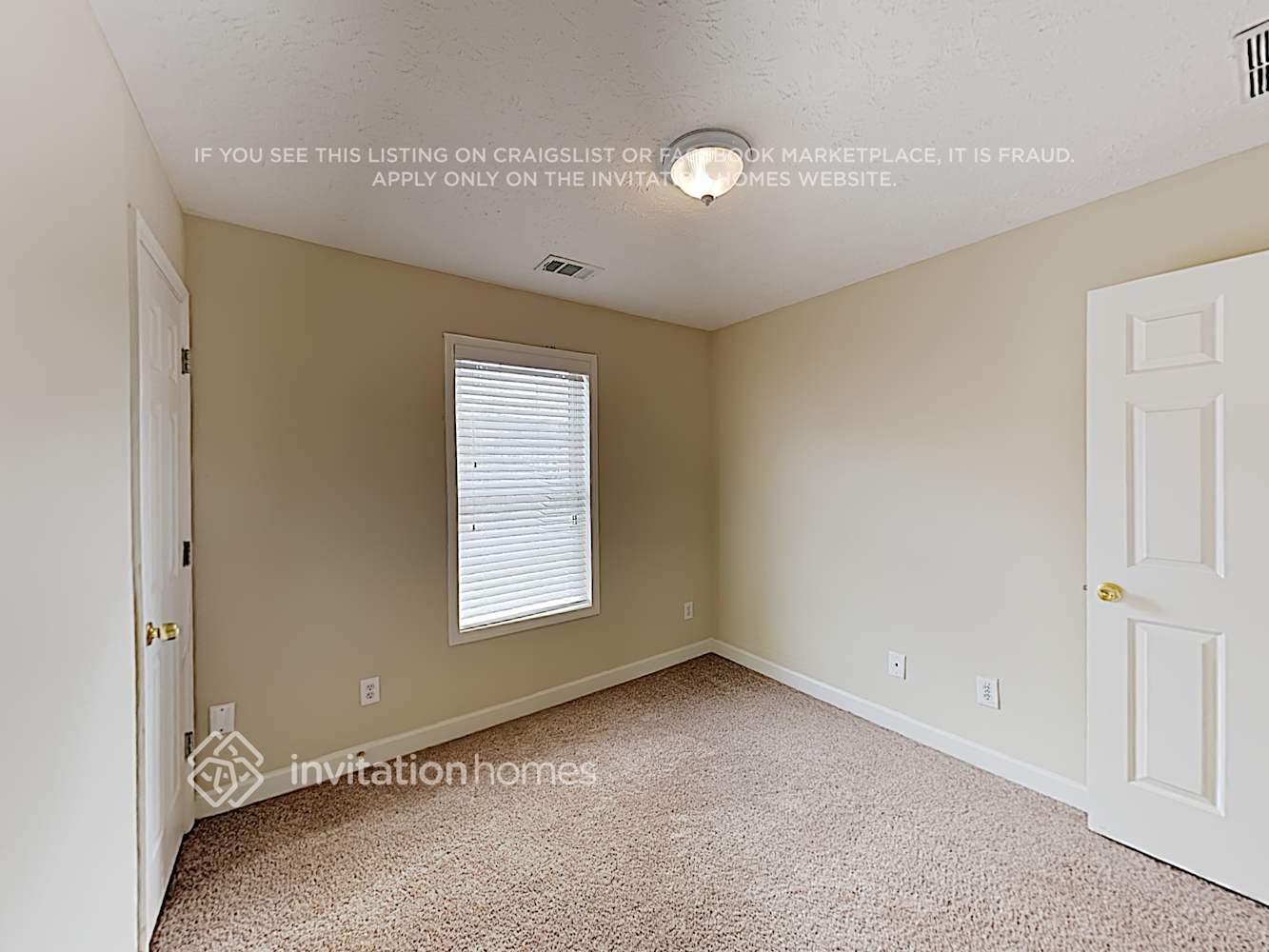Building Photo - 3145 Claridge Dr SW