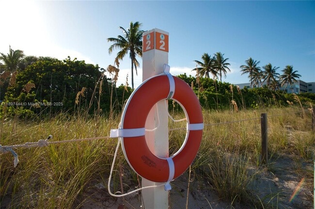 Building Photo - 4109 N Ocean Dr