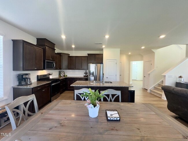 Building Photo - 109 Steel Springs Ln