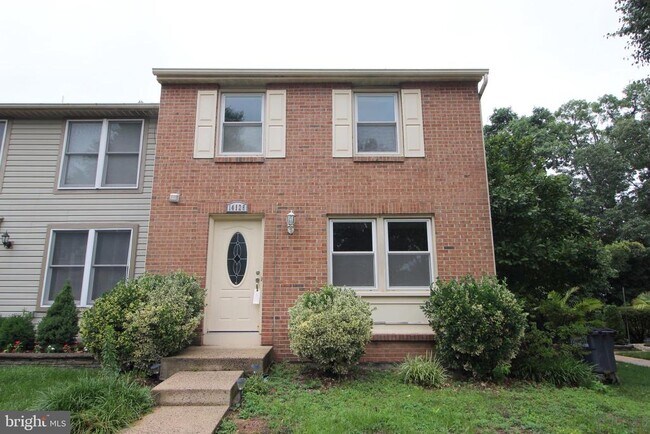 Building Photo - 14126 Red River Dr
