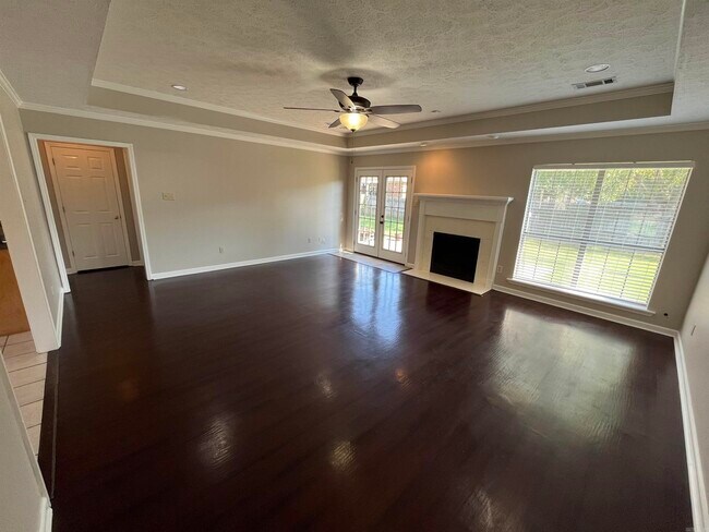 Building Photo - 28 Hillsboro Dr