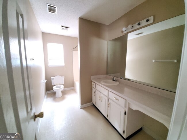 Building Photo - 403 Wendwood Ct