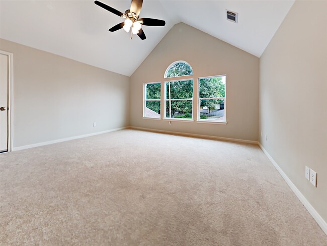 Building Photo - 3307 Clear Water Park Dr