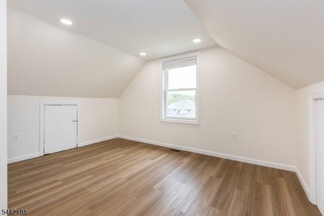 Building Photo - 26 N Willow St