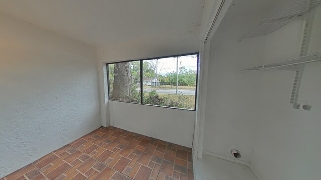 Building Photo - 380 2nd Ave N