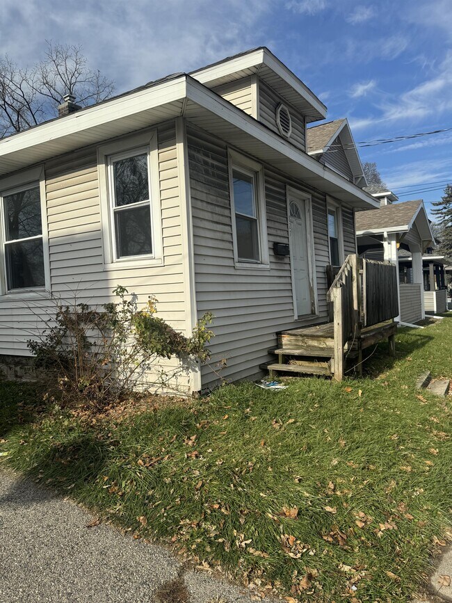 827 N Martin Luther King Jr Blvd 827 N Martin Luther King Jr Blvd