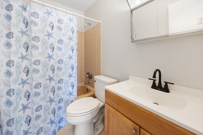 Building Photo - 15 Kimberly Ln