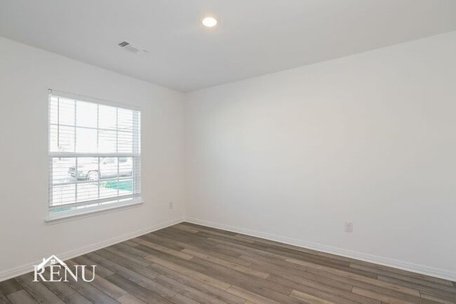 Building Photo - Coming Soon!