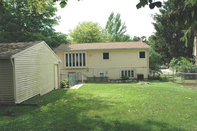 Building Photo - 2725 Brandywine Dr