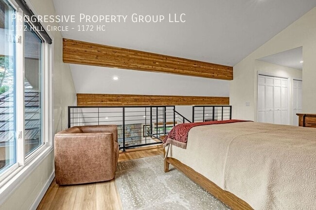 Building Photo - 1172 Hill Cir