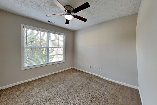 Building Photo - 40 Colton Dr
