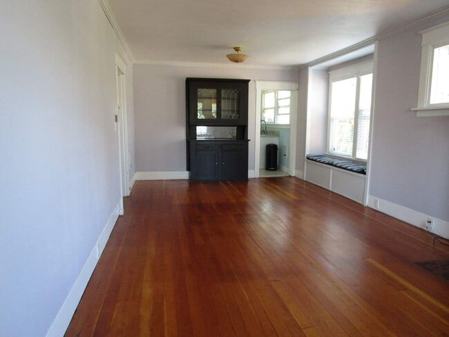 Building Photo - 2 Bedroom, 2 Bathroom Home North Proctor i...