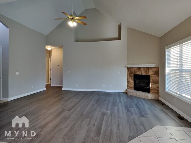 Building Photo - 5622 N 11th Ave