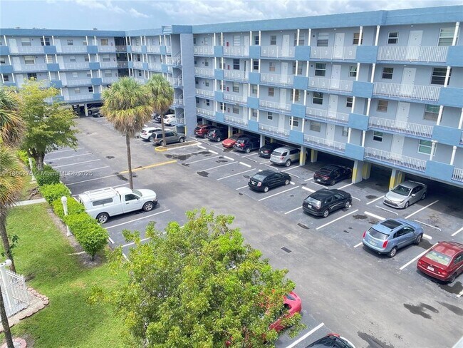 Building Photo - 1655 W 44th Pl