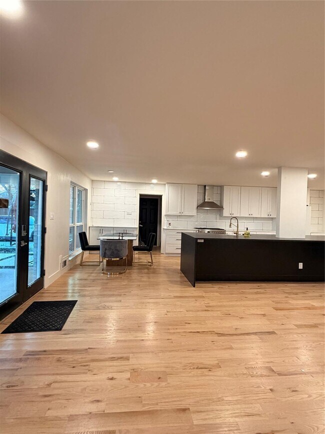 Building Photo - 7806 Rolling Acres Dr