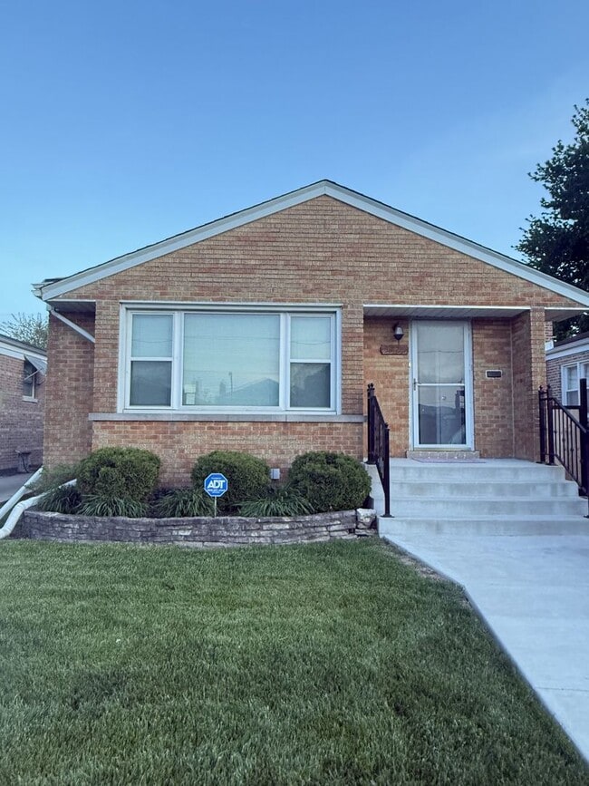 Building Photo - 3725 W 80th St