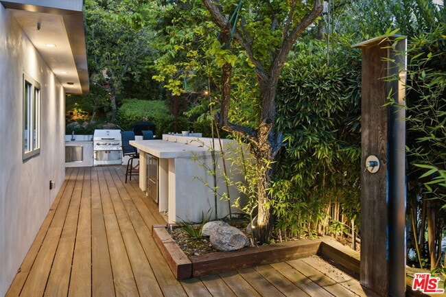 Building Photo - 2644 Eden Pl