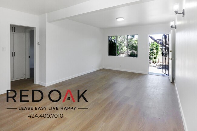 Building Photo - Modern, Spacious, Remodeled One Bedroom wi...