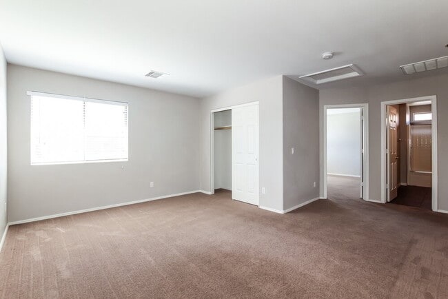 Building Photo - 16186 N 158th Dr