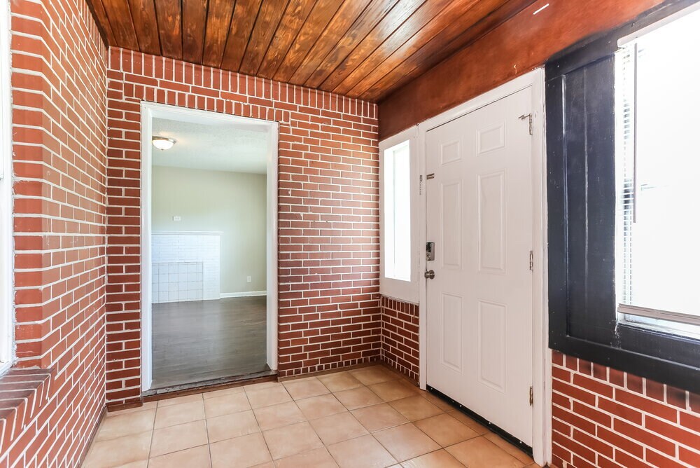 Building Photo - 6552 Perry St