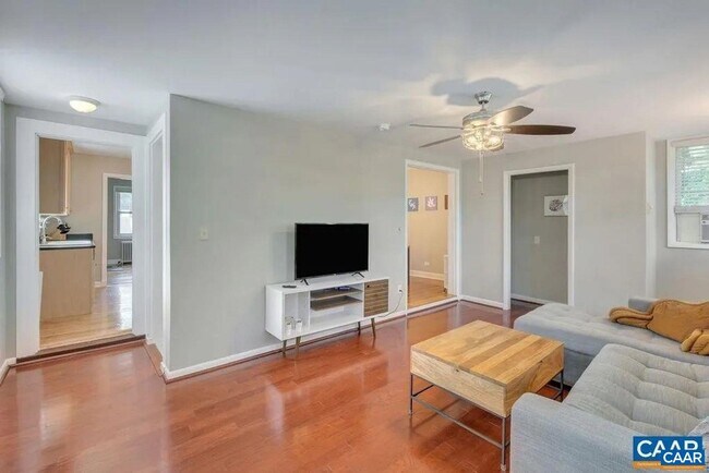 Building Photo - 1601 Del Mar Dr