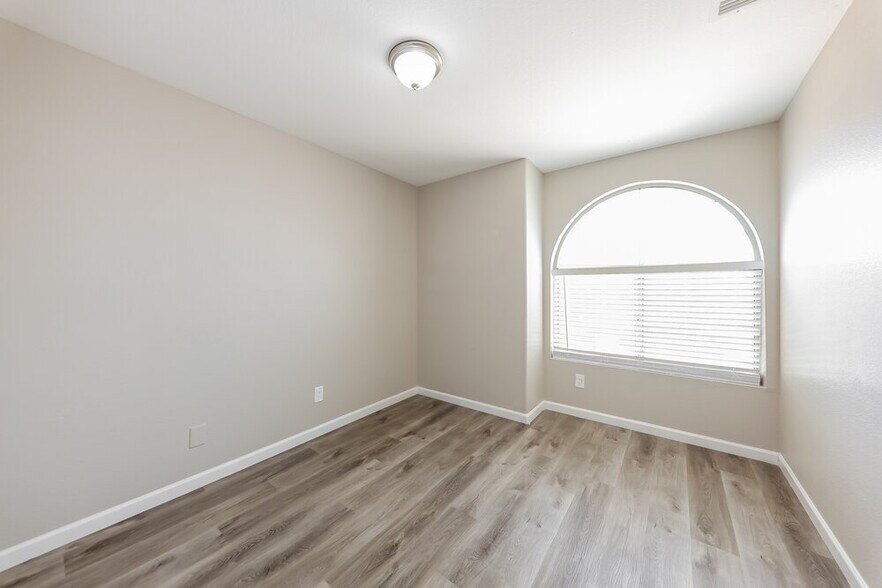 Building Photo - 3630 W Escuda Dr