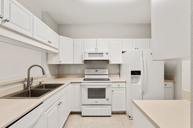 Building Photo - Charleston Place #2291