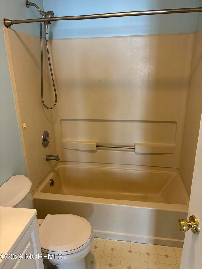 Building Photo - 43 Jaffreyton Close