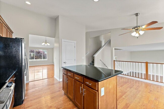 Building Photo - Bright & Spacious 4 Bedroom Home in Yelm f...