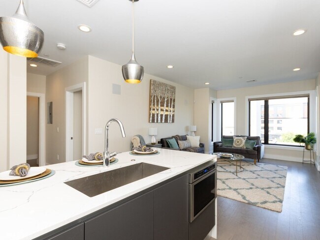 Building Photo - 39 A St