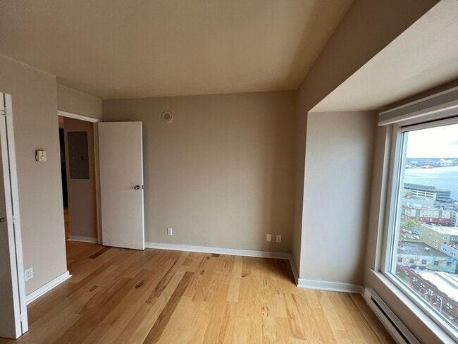 Building Photo - Beautiful Home In Arbor Place Tower