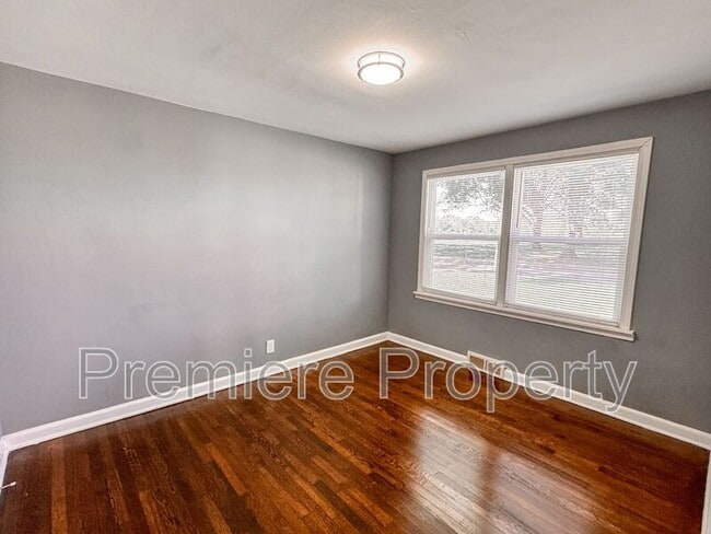 Building Photo - 7615 Wyandotte St