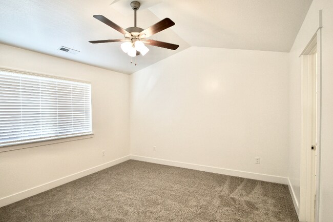 Building Photo - 272 W 560 N