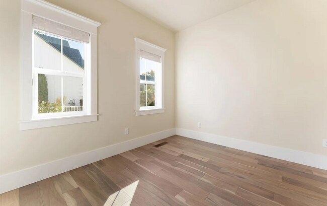 Building Photo - Beautiful 3 Bed 3 Bath home in the Heart of Eagle
