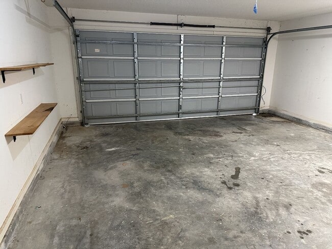 Building Photo - 355 Shady Oak Cir