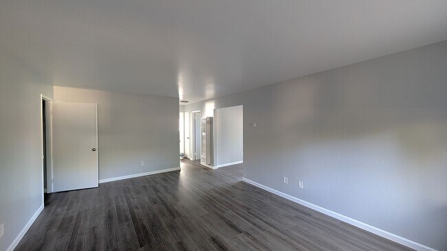 Building Photo - M929