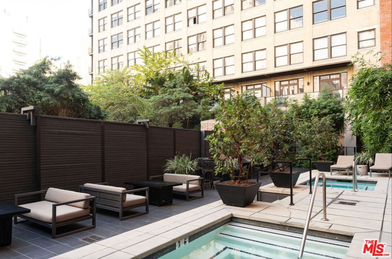 Building Photo - 460 S Spring St