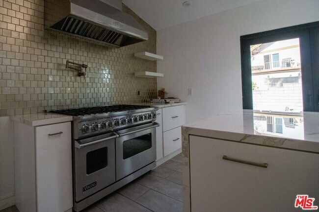 Building Photo - 11619 Lerdo Ave