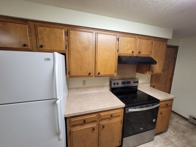 Building Photo - 5085 Kaufman Loop SE