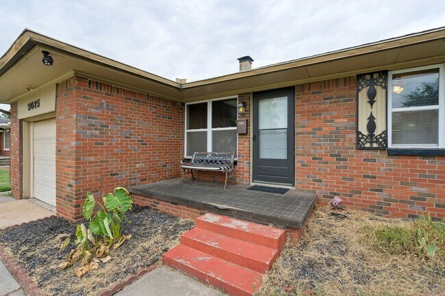 Building Photo - Charming 3-Bed Home with Spacious Backyard & Prime OKC Location
