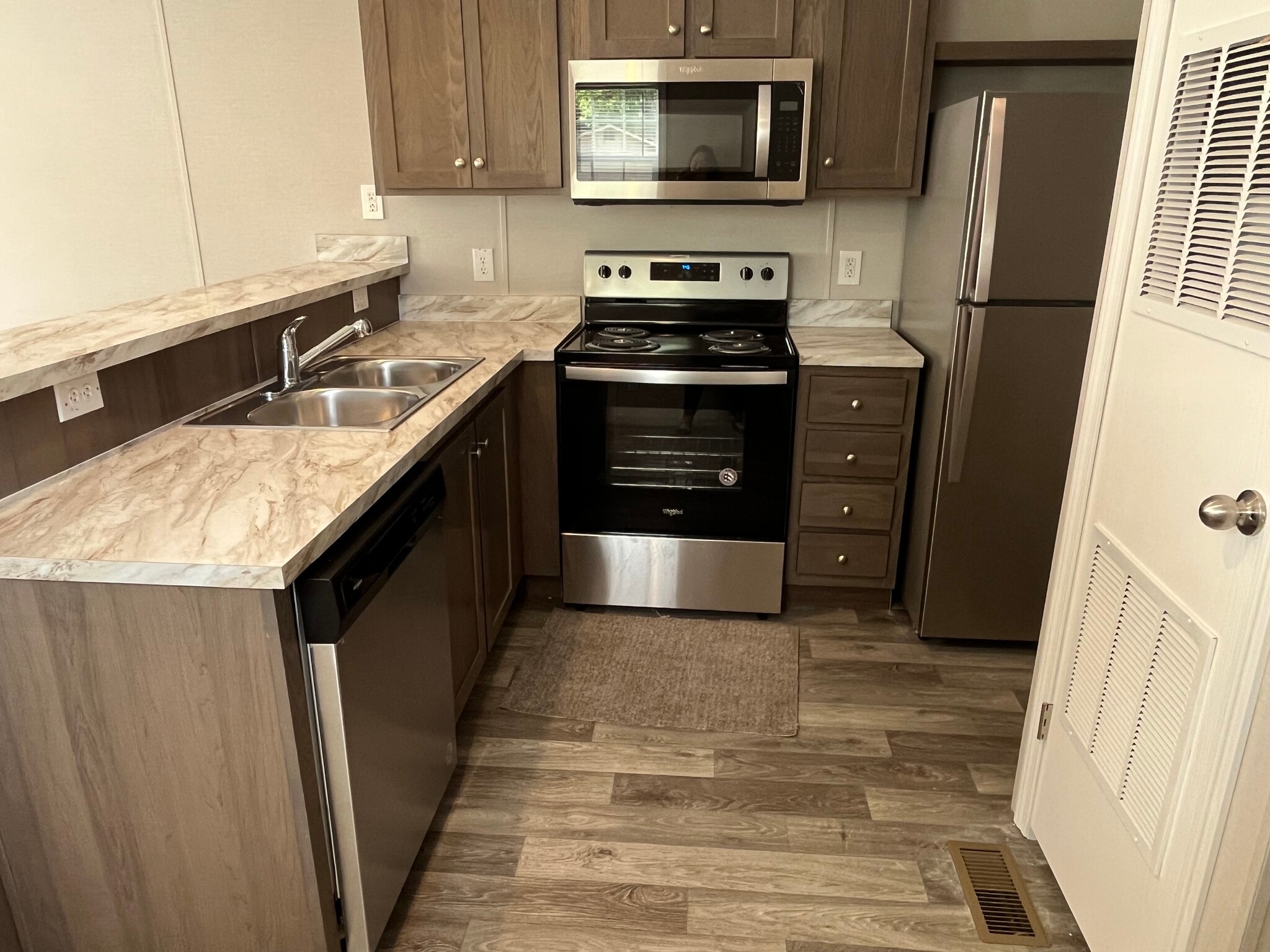 Building Photo - 6610 Lear Nagle Rd