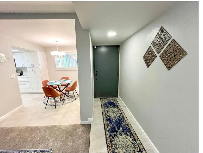 Building Photo - 5301 E Waverly Dr