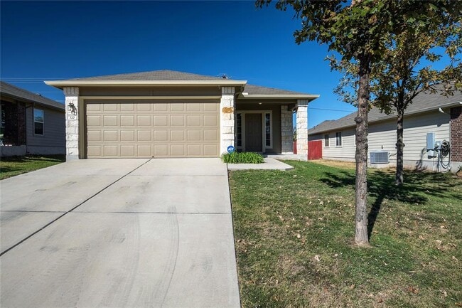 Building Photo - 320 Comal Run