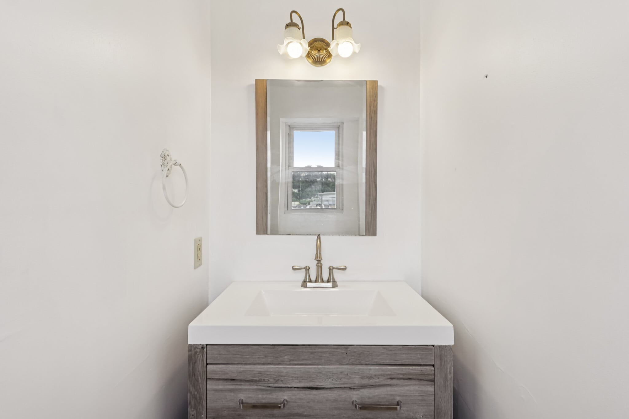 Bath 2 - 4723 Butler St