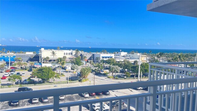 Building Photo - 200 S Birch Rd