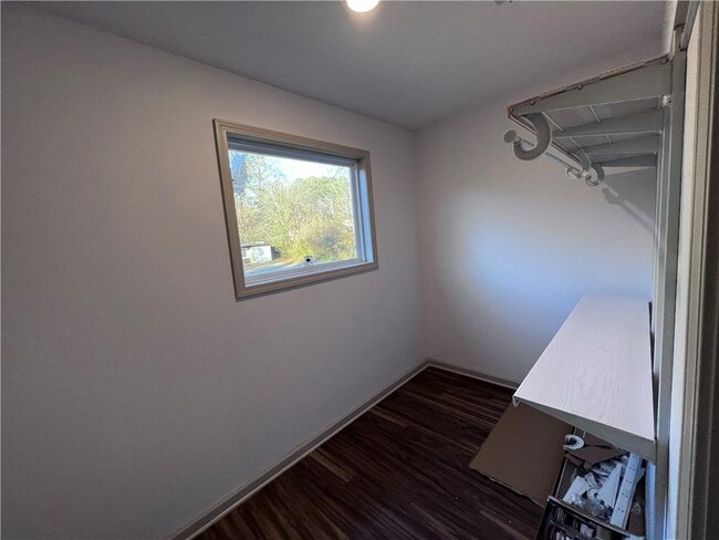 Building Photo - 3119 Piper Dr