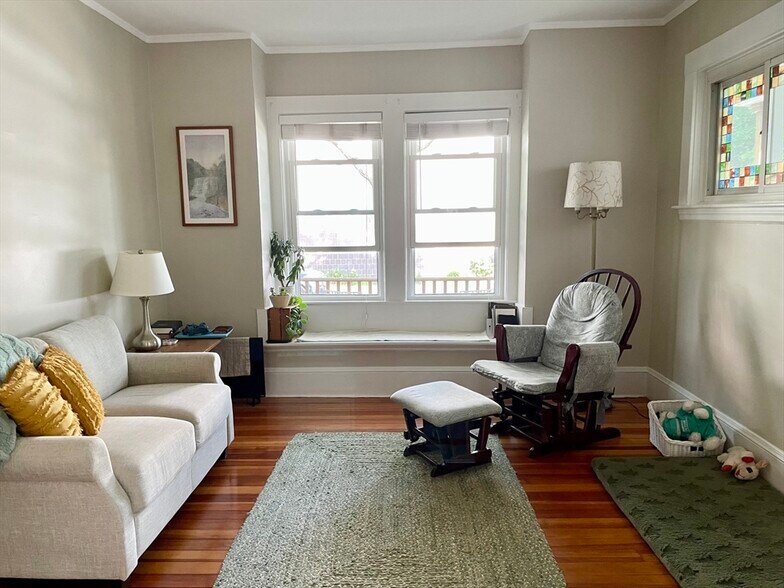 Building Photo - 49 Bridges Ave