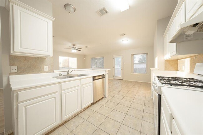 Building Photo - 3803 Top Rock Ln