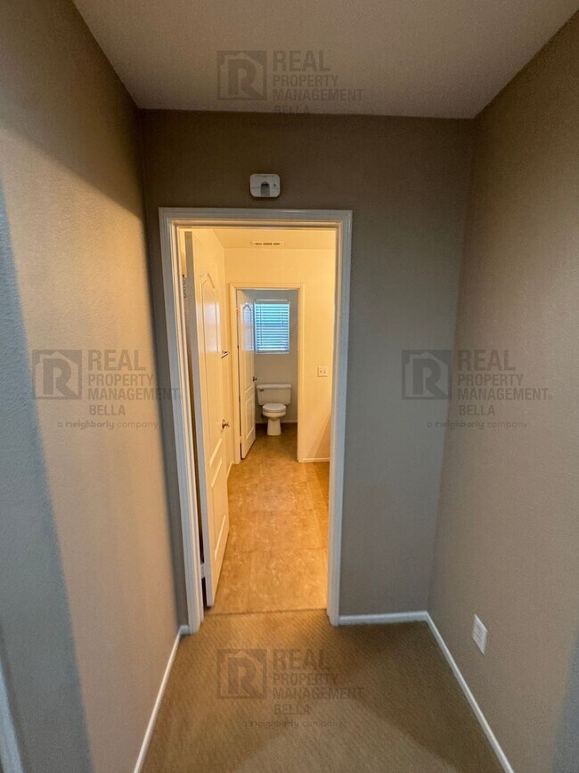 Building Photo - 756 Conlon Dr